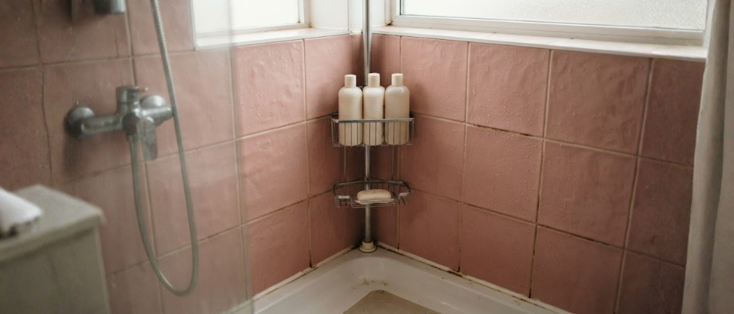Best Shower Caddies That Actually Stay Up in Small Bathrooms